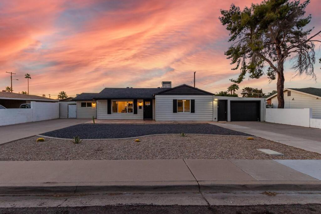 New Midtown Modern Studio With Backyard Phoenix Eksteriør billede