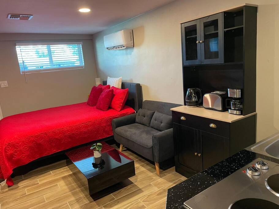 New Midtown Modern Studio With Backyard Phoenix Eksteriør billede