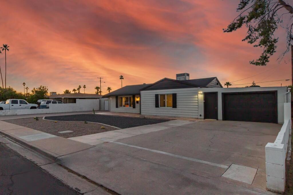New Midtown Modern Studio With Backyard Phoenix Eksteriør billede